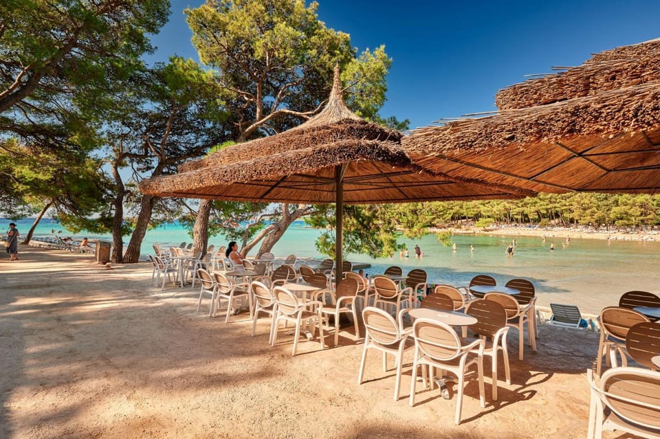 Natural landscape, Lounge or bar, Beach, Sea view
