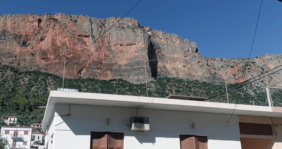 Nearby landmark, Day, Natural landscape, Mountain view
