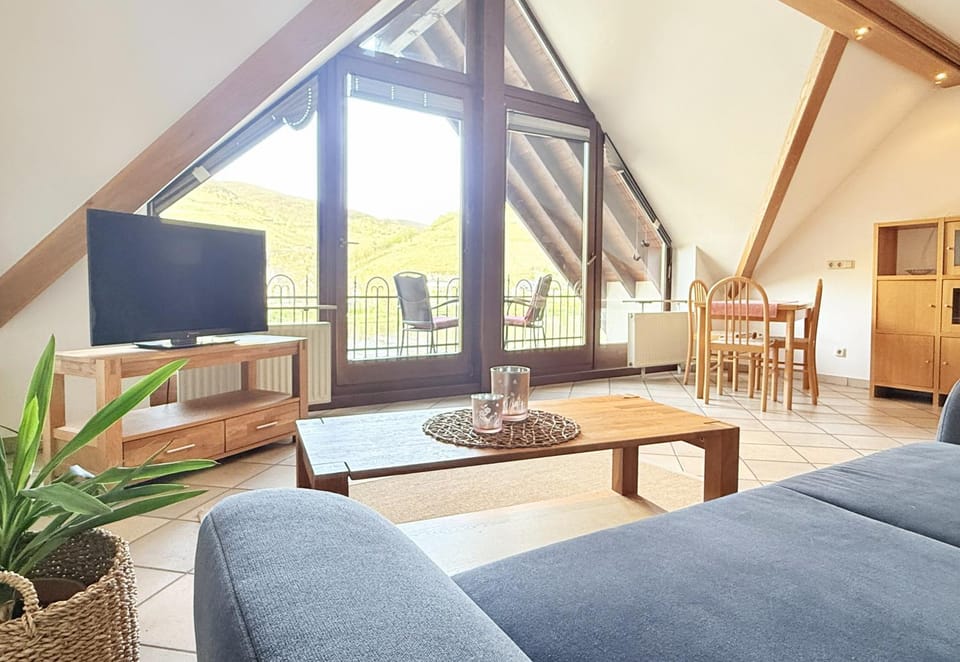 Balcony/Terrace, Living room, River view