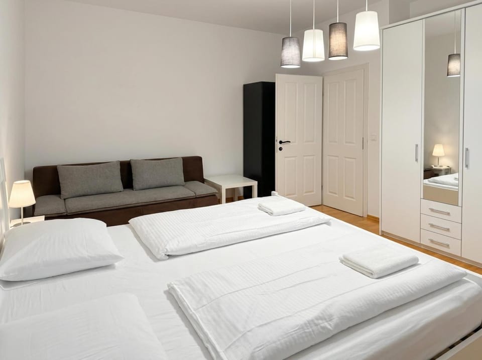 Property building, Bed, Bedroom, wardrobe