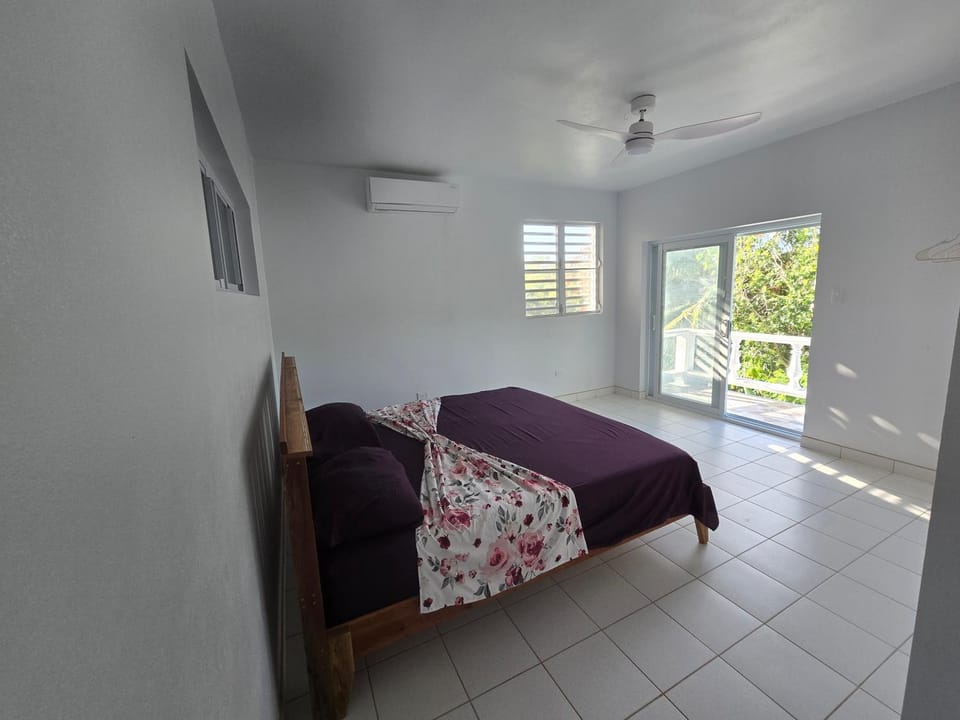 Bed, Bedroom, air conditioner