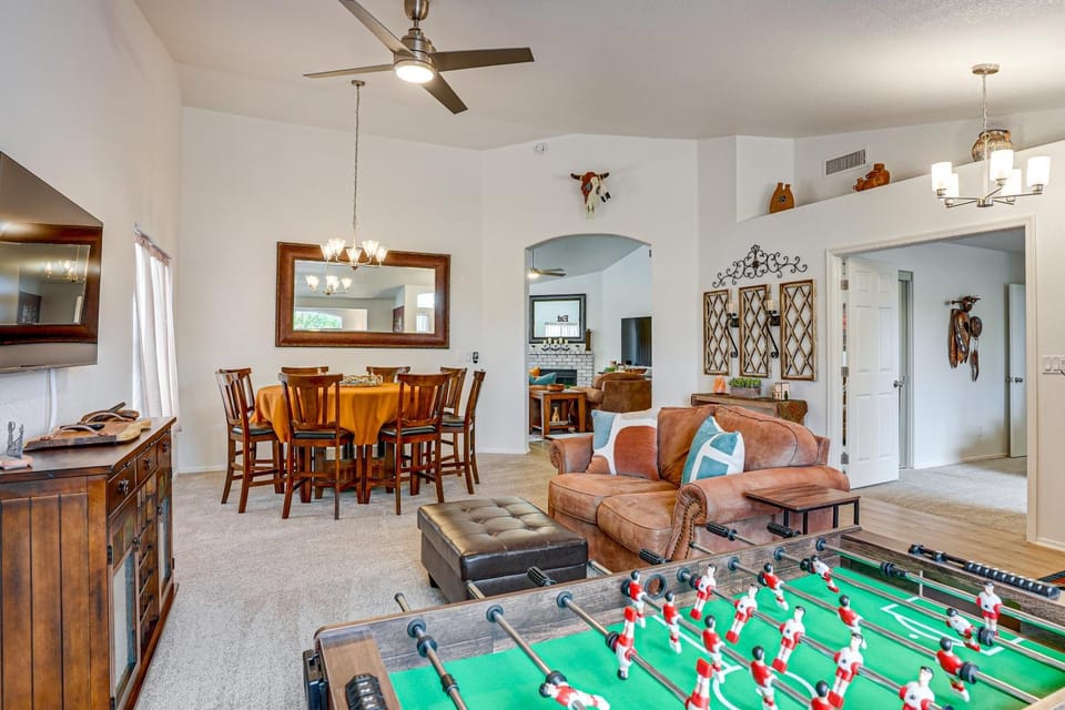 Private Pool Oasis | Fiber Wi-Fi | Near Stadium House in Glendale