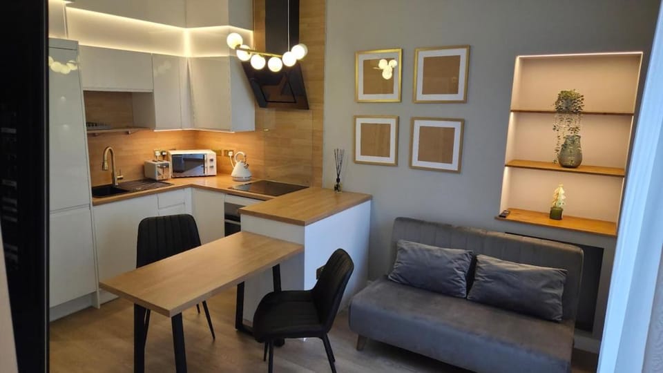Modern Refurbished Flat Walk to station Apartment in Falkirk