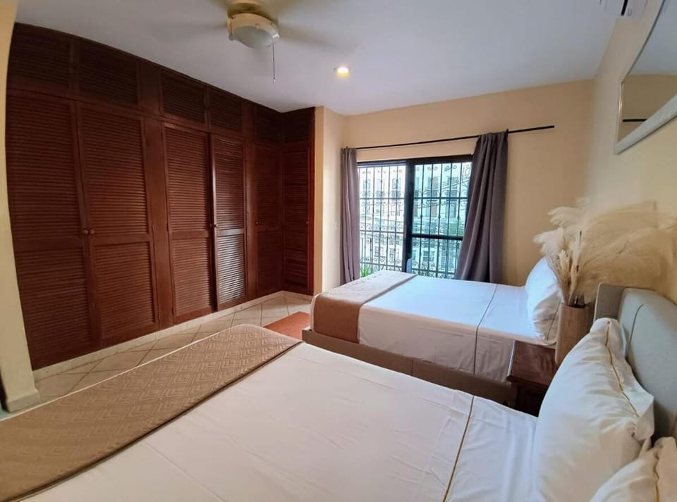 Caribbean Family Escape 2BR Close 5th av and Beach Rooftop hotel Apartment in Playa del Carmen