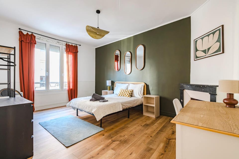Bed, Photo of the whole room, Bedroom