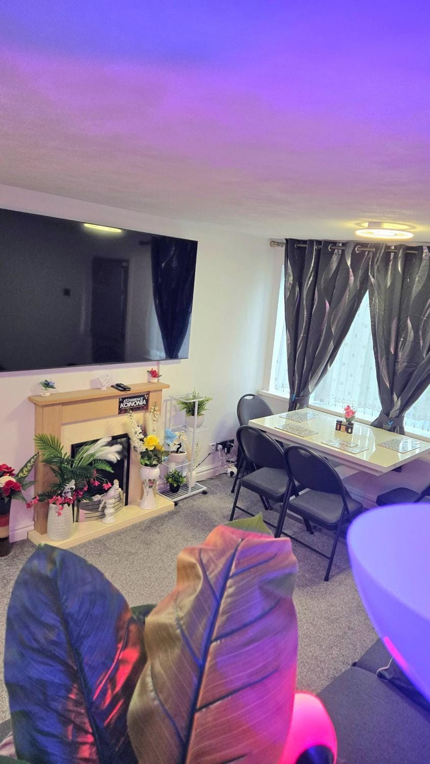 Communal lounge/ TV room, TV and multimedia, Living room