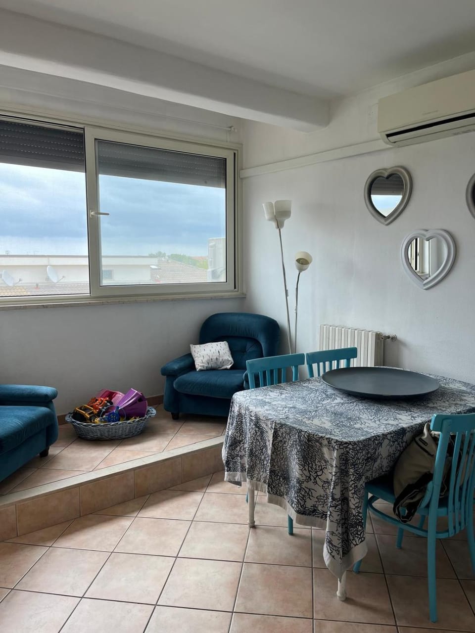 Living room, Dining area