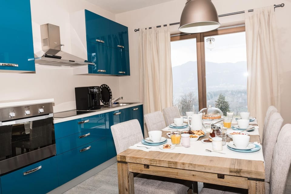 Coffee/tea facilities, Area and facilities