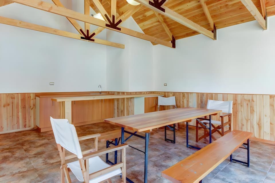 Meeting/conference room, Area and facilities