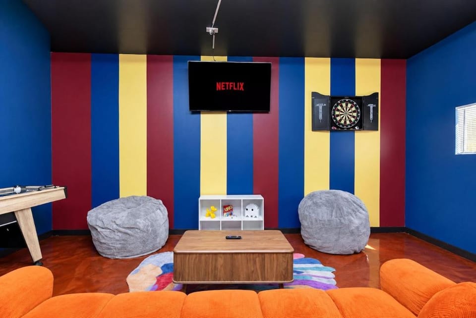 Darts, Game Room, TV and multimedia, Seating area