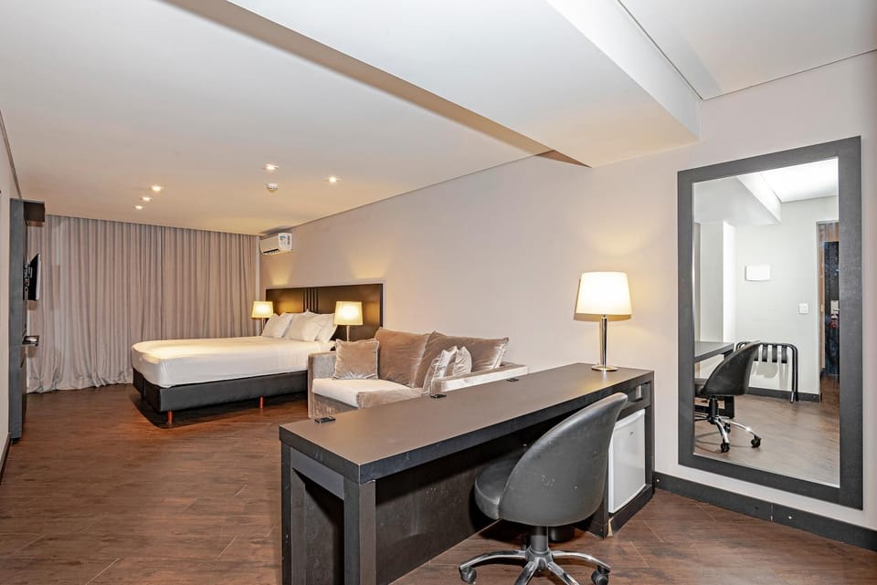 Bed, Photo of the whole room, Bedroom, City view, Area and facilities