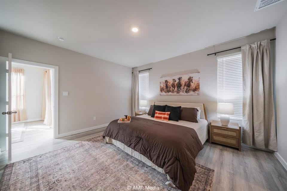 Abilene Heritage - Contemporary Elegance Downtown House in Abilene