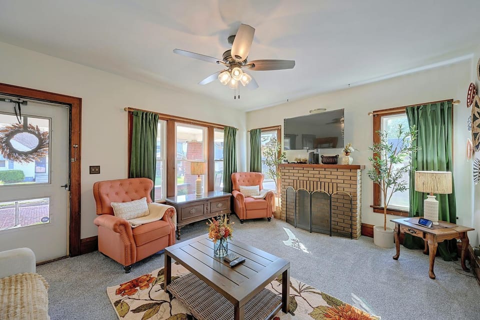 Walkable Canton Duplex Near Fairgrounds & Dtwn! House in Canton