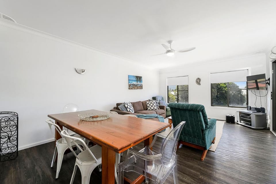 Pandanus Whole House, 34 Main Street House in Crescent Head