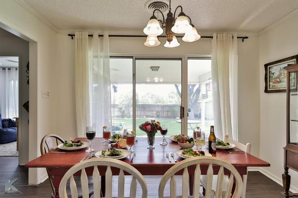 Maxine's Place- A Wonderful Family Legacy House in Abilene
