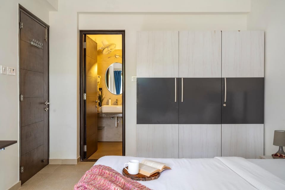 Bed, Bathroom, Bedroom, towels
