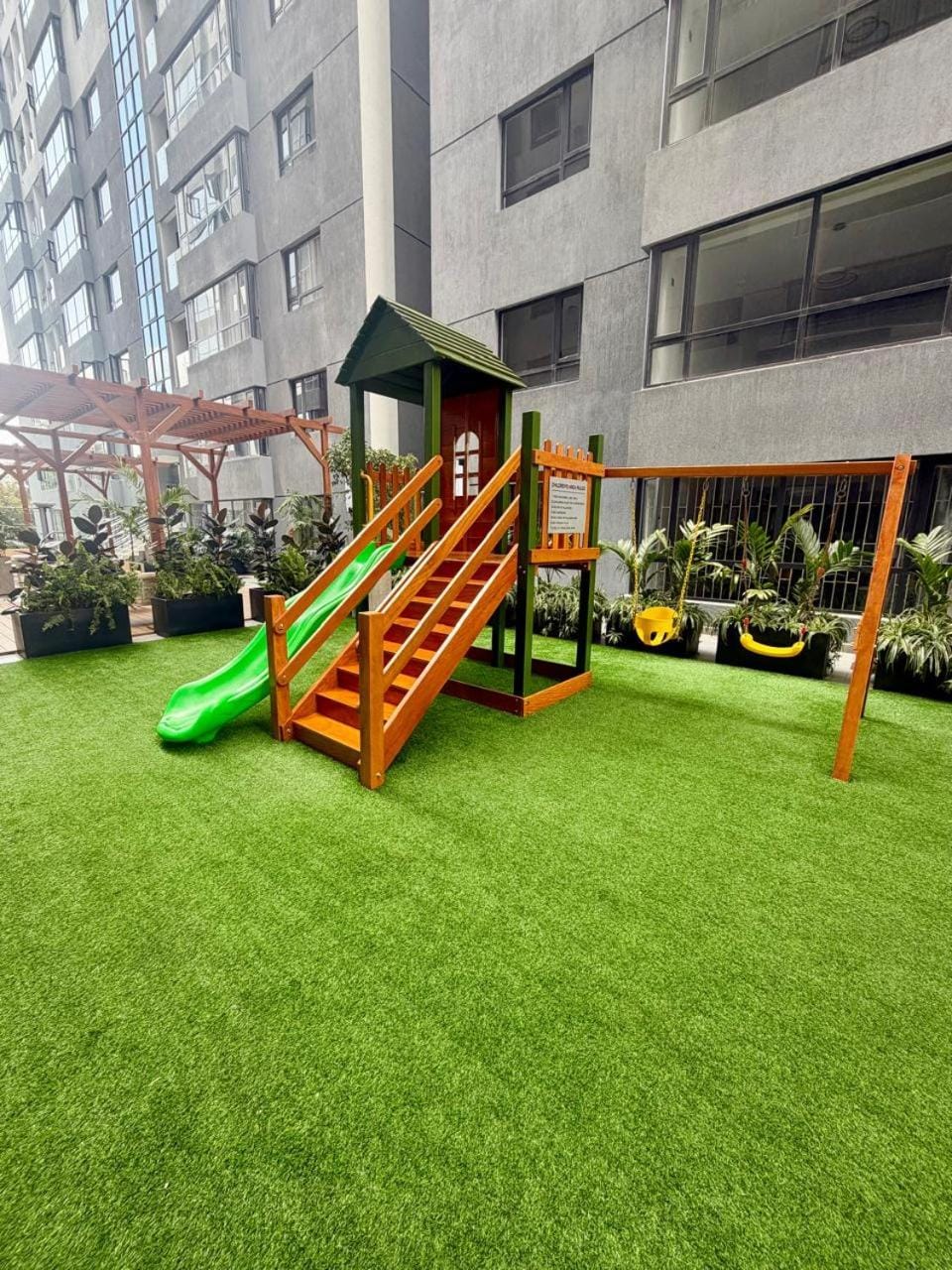 The modern executive serene suites with amazing breathtaking city views ,fully equipped gym , swimming pool and private ample parking space Apartment in Nairobi County