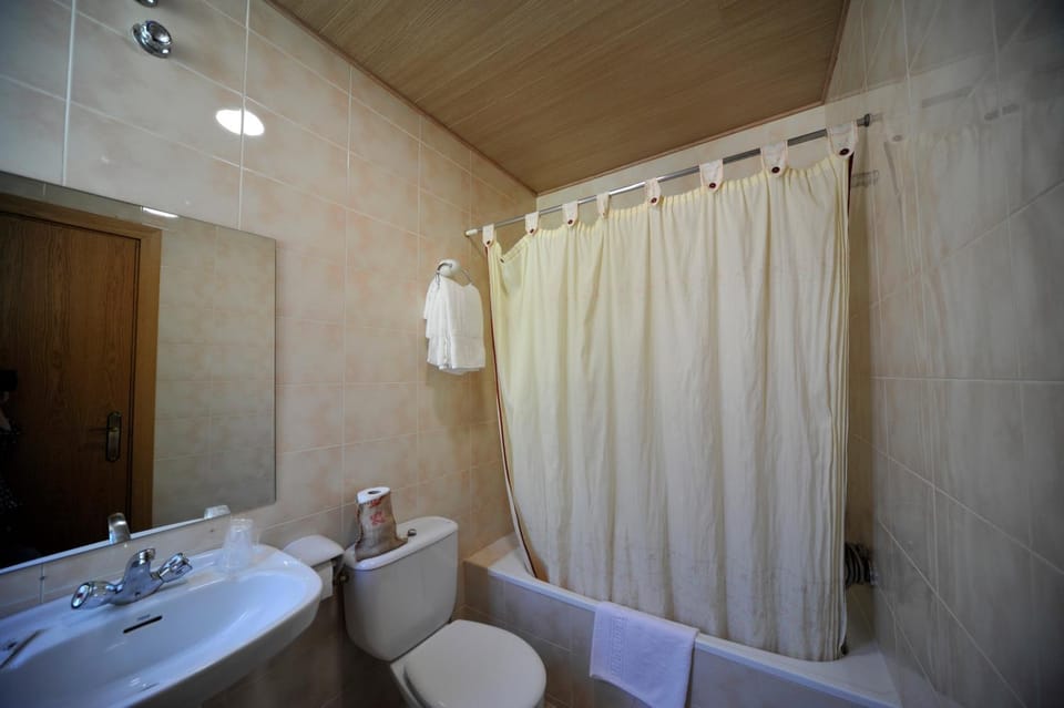 Hotel y Hostal Vall d Aneu Hotel in Esterri d'Àneu
