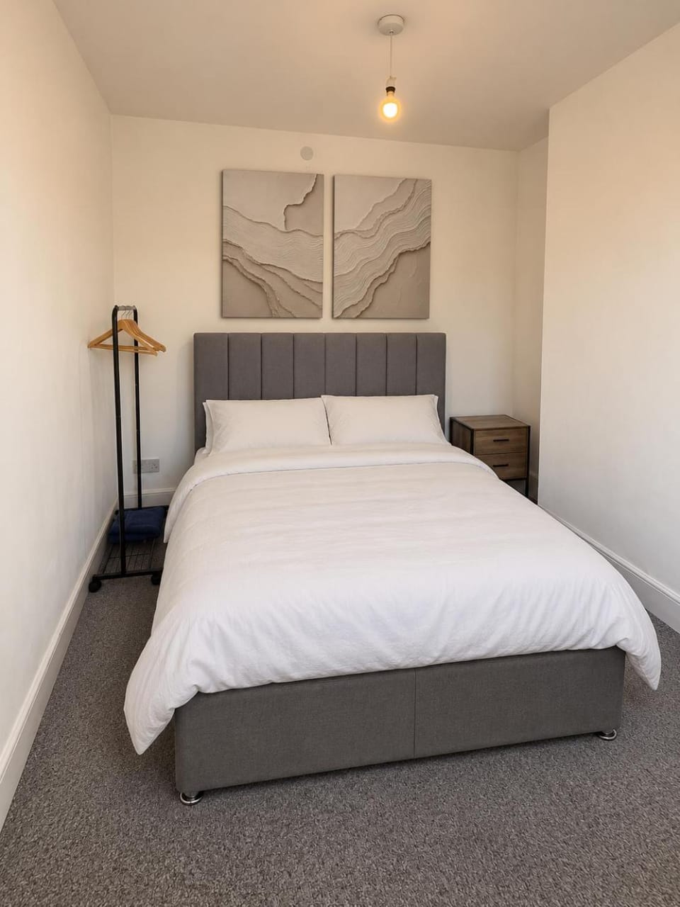 Bed, Photo of the whole room, Bedroom