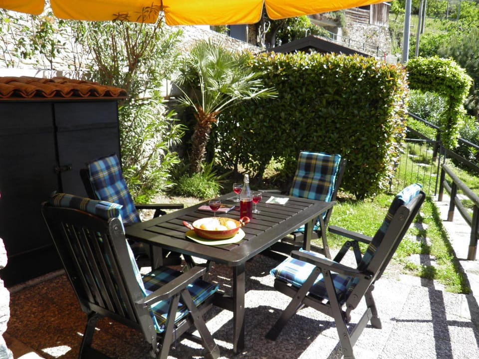 Garden, Dining area, Garden view
