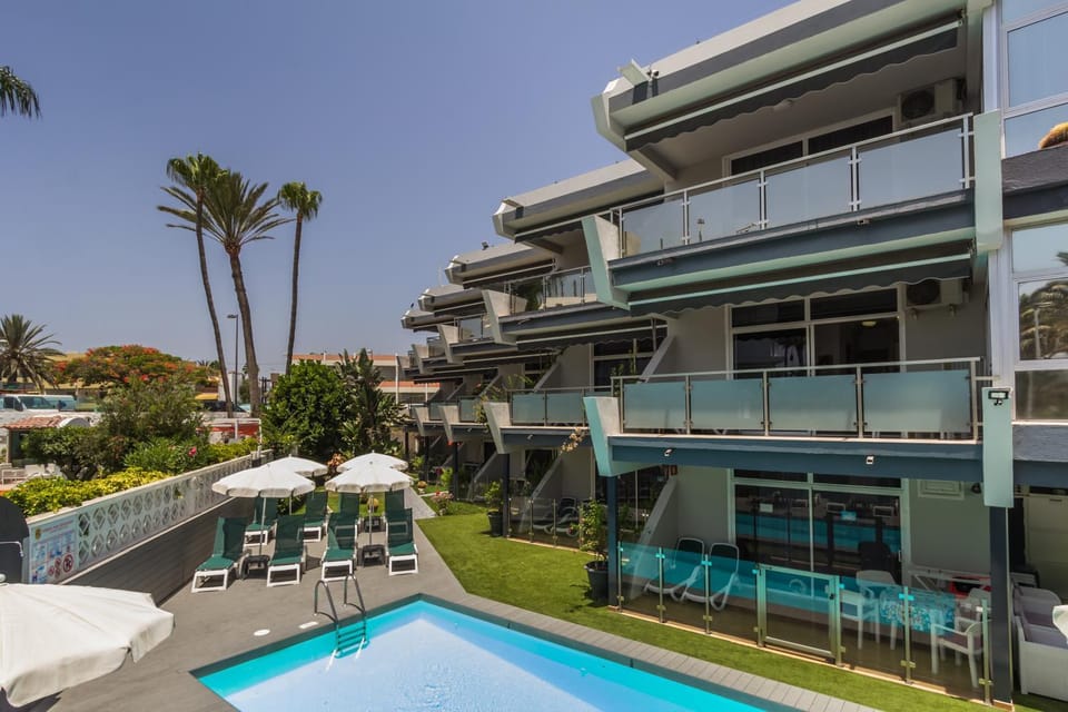 Property building, Pool view, Swimming pool, Swimming pool