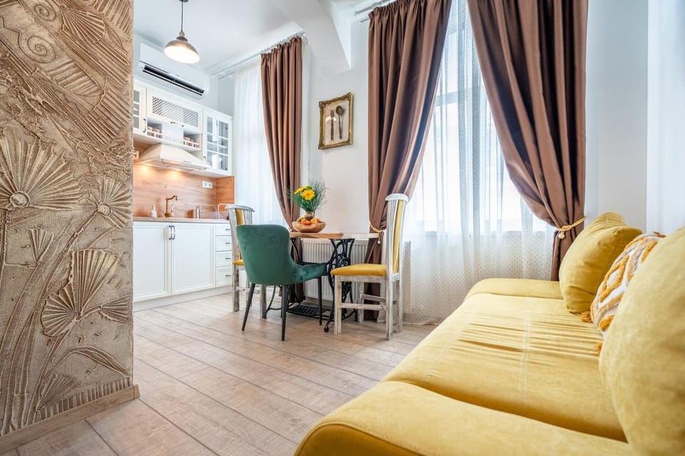 Old Town Tarnovo • Historic Building & Epic Views Apartment in Veliko Tarnovo