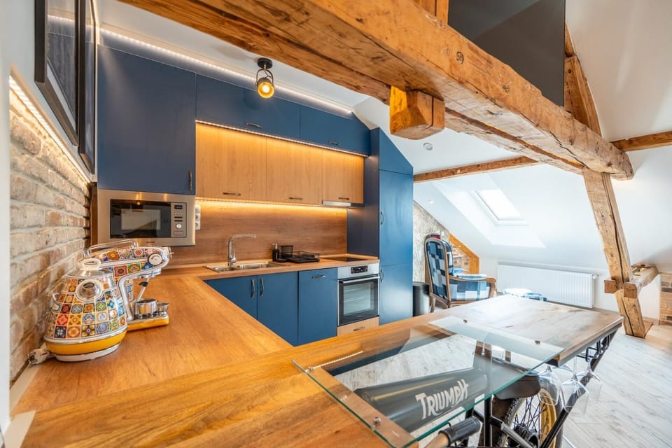 Old Town Tarnovo•1BDRM Gem&Loft Historic Building Apartment in Veliko Tarnovo