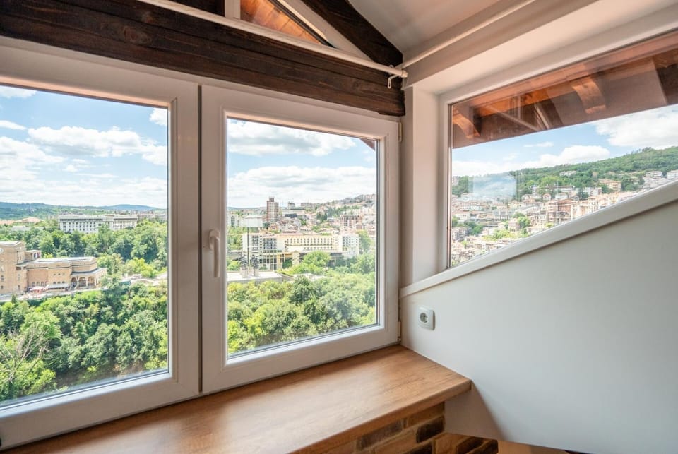Old Town Tarnovo • Apt&Loft•View Historic Building Apartment in Veliko Tarnovo