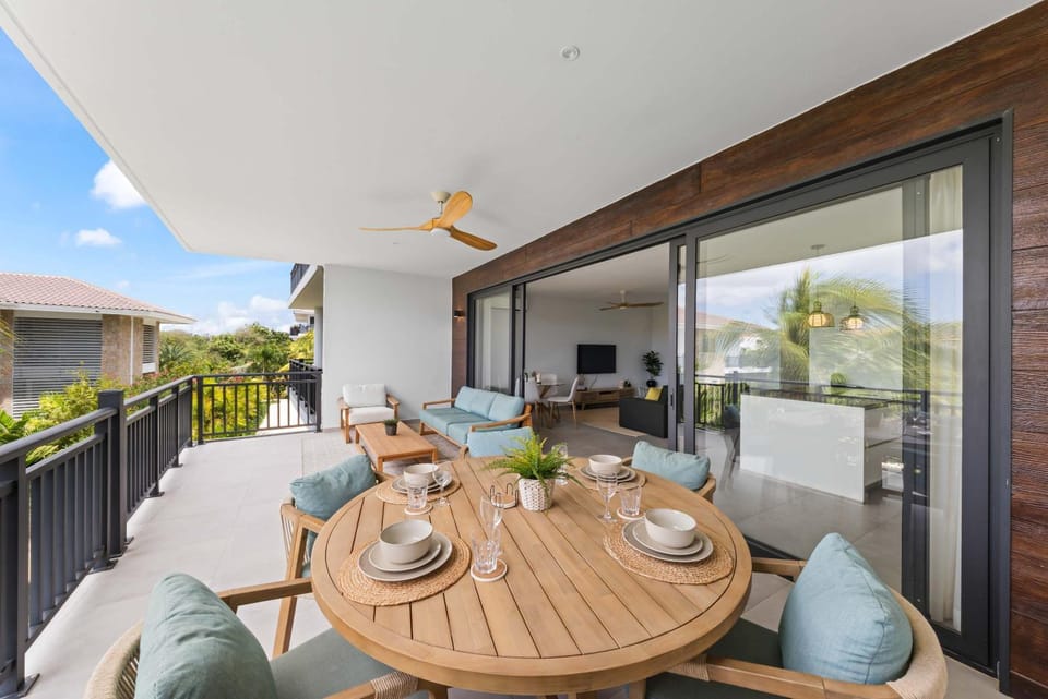 Day, TV and multimedia, View (from property/room), Balcony/Terrace, Balcony/Terrace, Living room, Seating area, Dining area