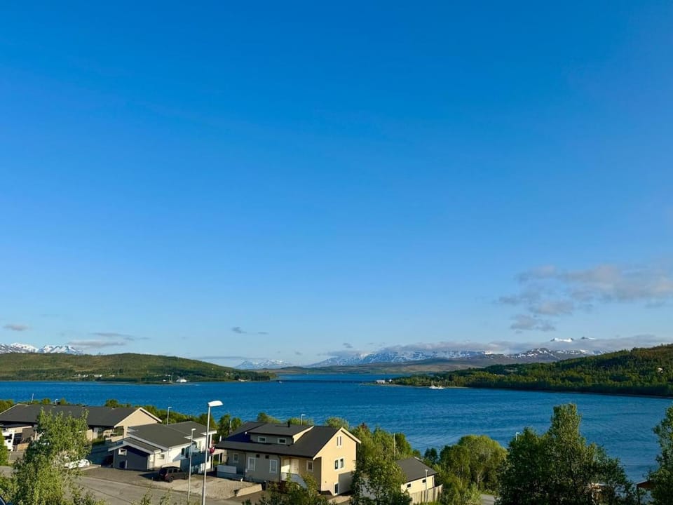 View, close to airport, central, hiking areas Apartment in Tromso