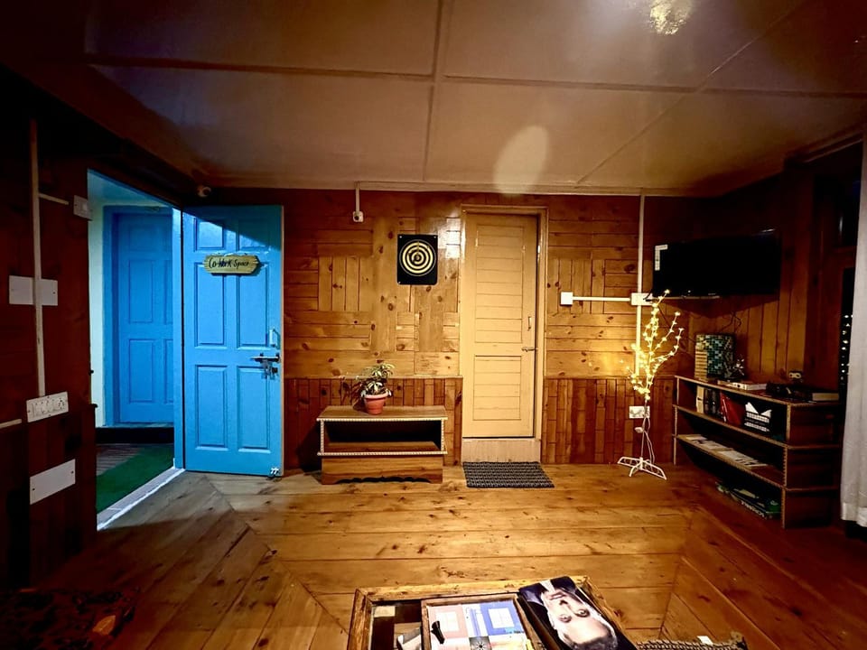 Communal lounge/ TV room