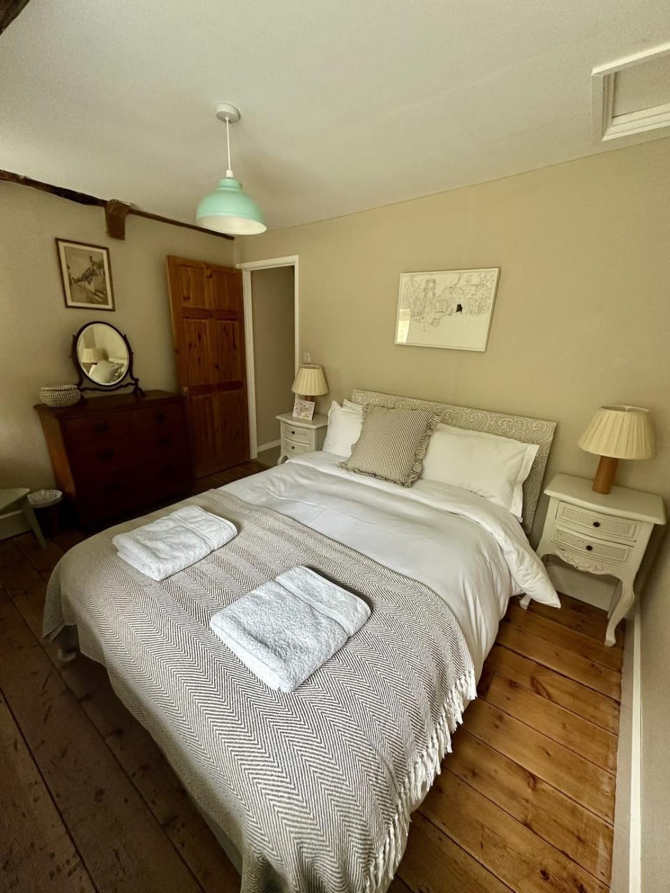 Farm House & Estate Near Bruton House in Mendip District