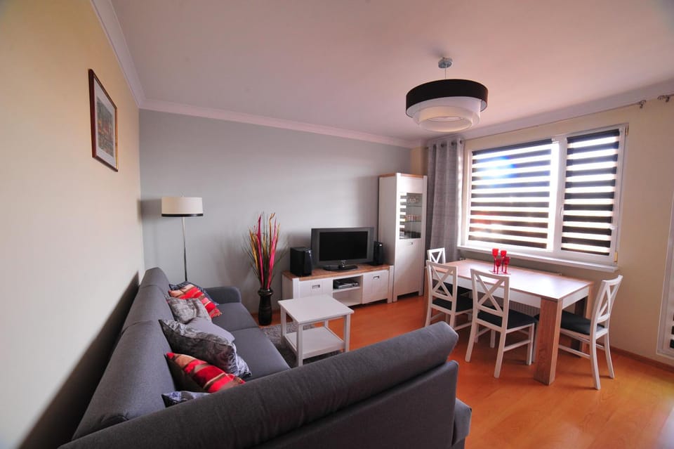 Living room, City view, River view