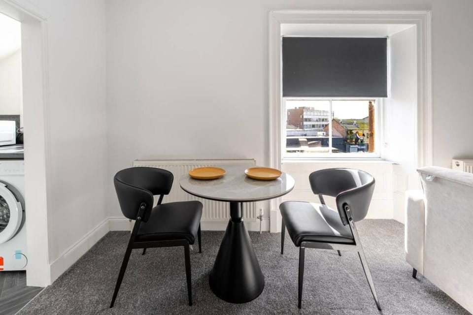 Newmarket Suites 21 in Ayr Apartment in Ayr