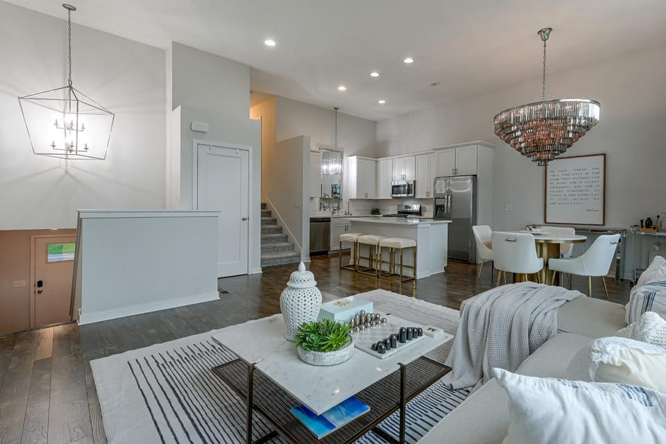 Modern West Des Moines Townhome - Family Friendly! House in Clive