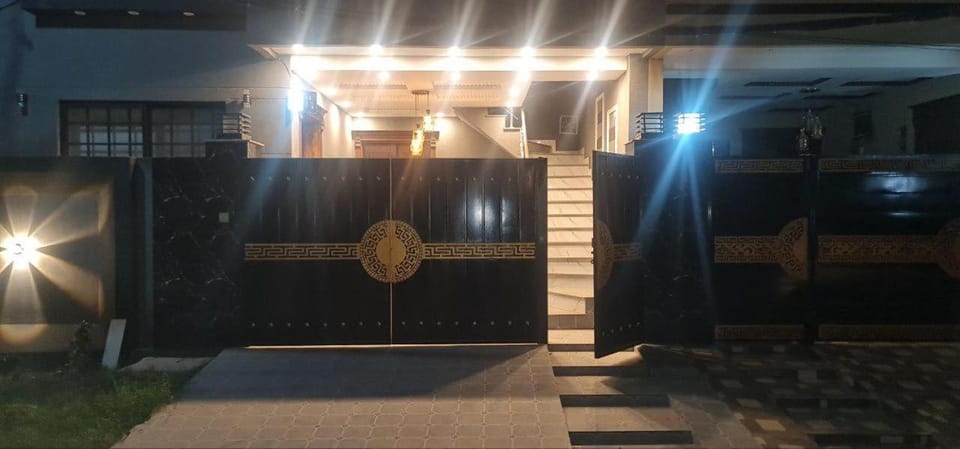 Vick Cozy Holiday Home House in Lahore
