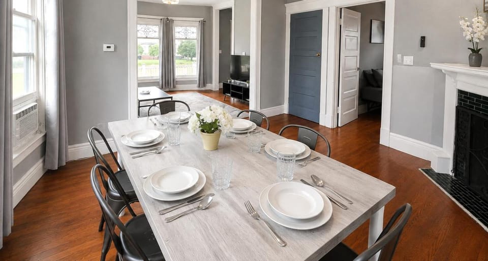 Comfortable 3BR Apartment for a Relaxing Stay Apartment in Buffalo