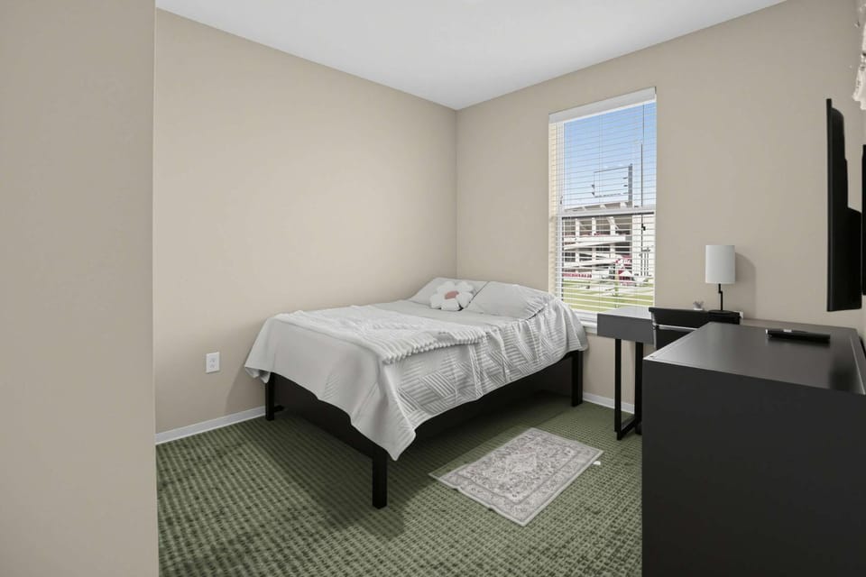 Spacious Ensuite Retreat Near IU & Stadium Apartment in Bloomington