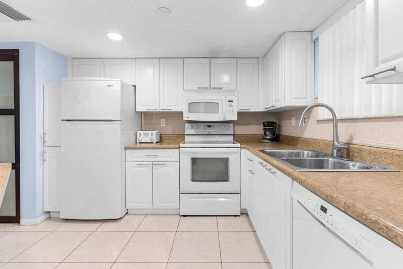 Le Frontenac 310 Apartment in Sunny Isles Beach