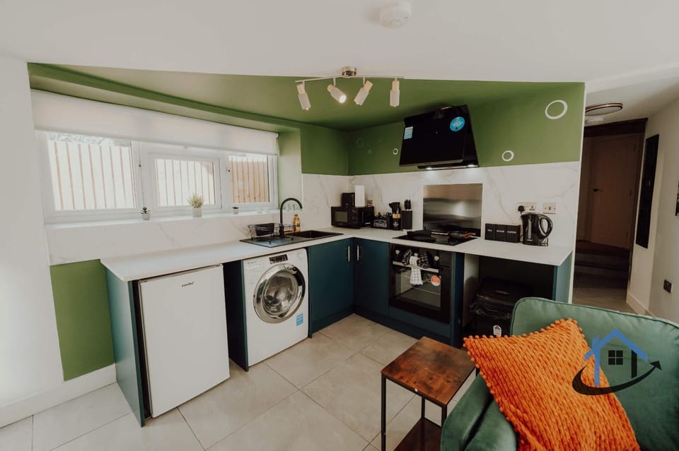 Kitchen or kitchenette, oven