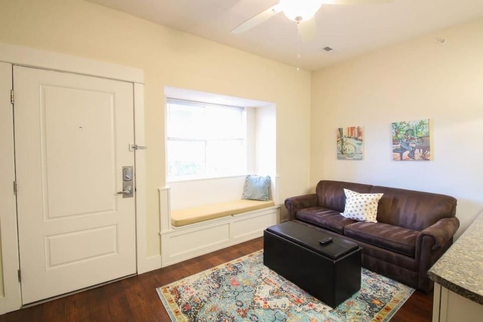 Quiet Eastside Apartment with Amenities Apartment in Bloomington