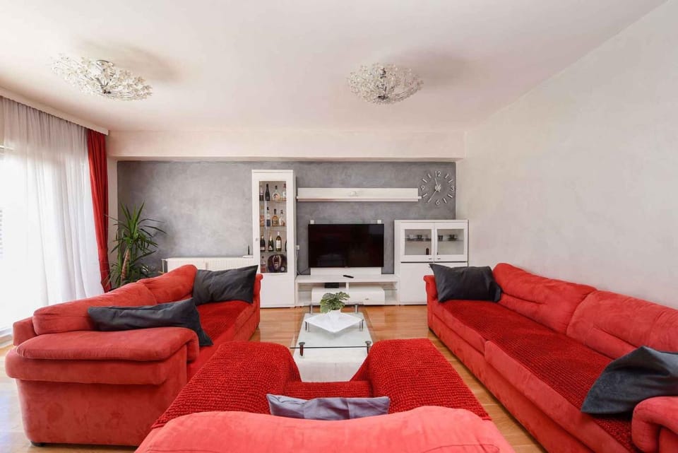TV and multimedia, Living room, Seating area