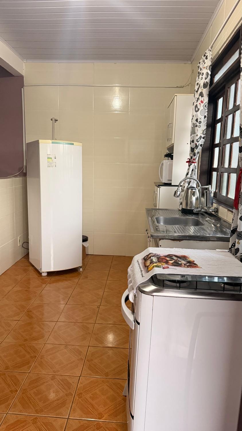 Kitchen or kitchenette, oven, stove