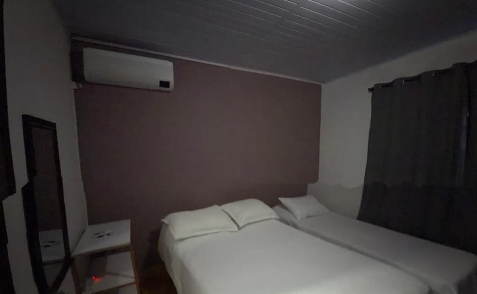 Bed, Photo of the whole room, Bedroom, air conditioner