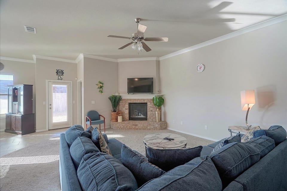 9 Mi to Dtwn! Odessa Home w/ Private Yard House in Odessa