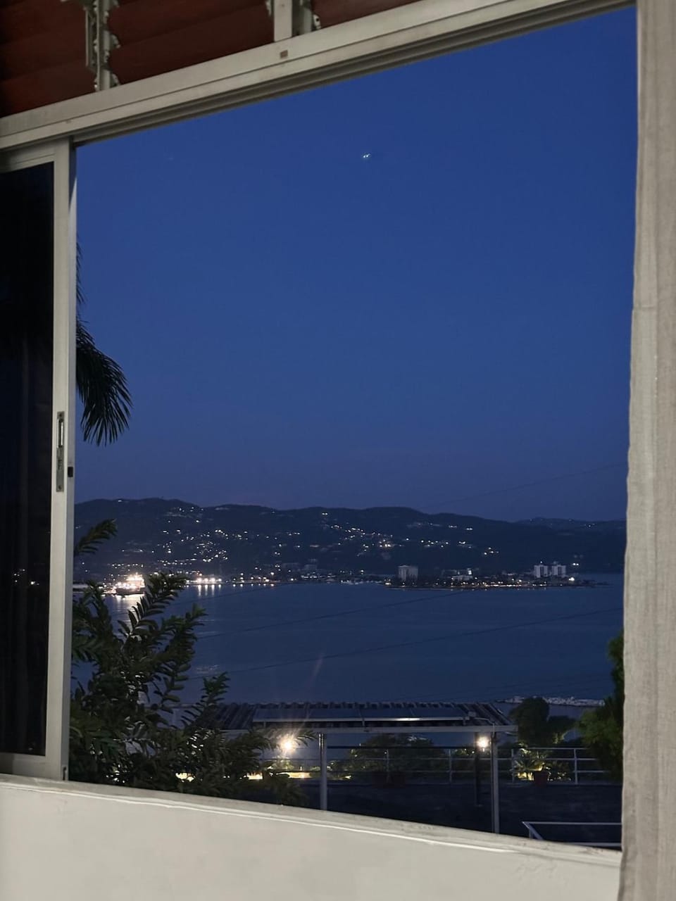 Modern apartment close to hip strip and beach Apartment in Montego Bay