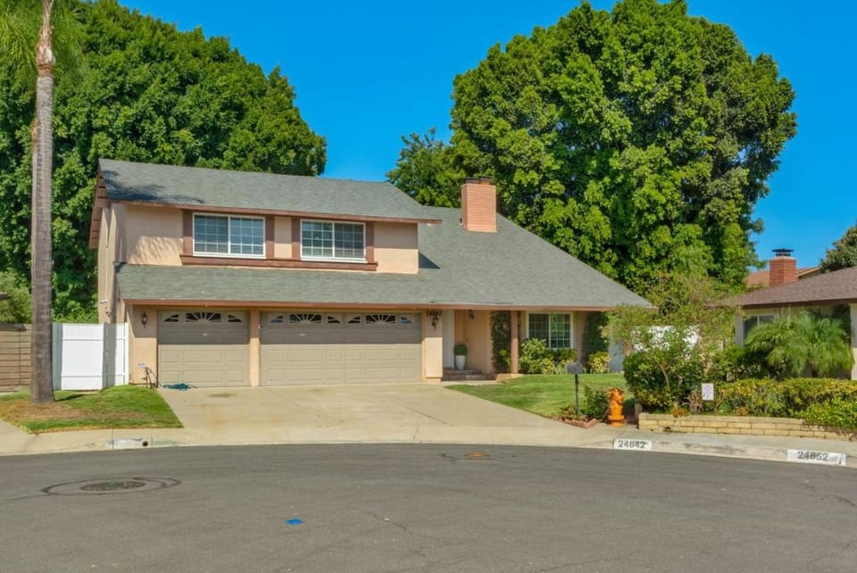 MV Pylos - Central - Nearby Restaurants and Freeway House in Laguna Hills