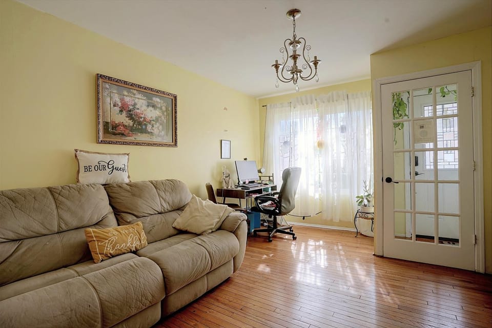 Staten Island Extended Stay w/ Suite & Patio House in Staten Island