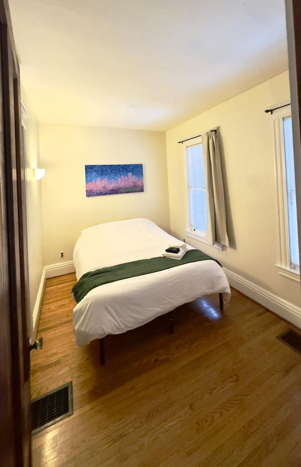 Walkable 2BR with Off-Street Parking and laundry Villa in Brighton