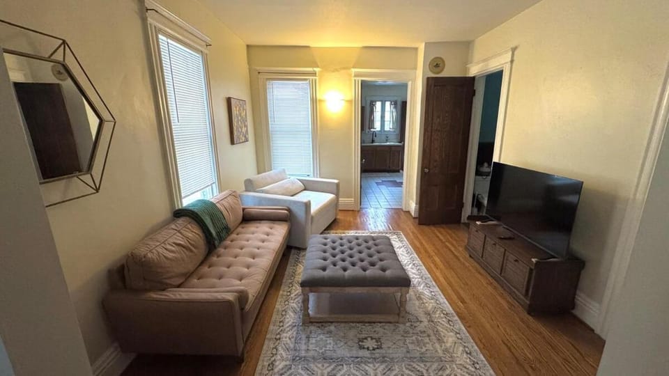 Walkable 2BR with Off-Street Parking and laundry Villa in Brighton